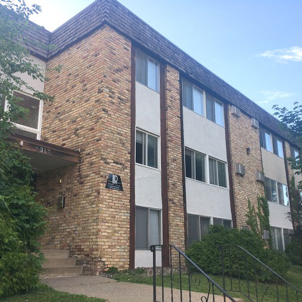 First apartment, South Minneapolis. Photograph by E.C.Balázs